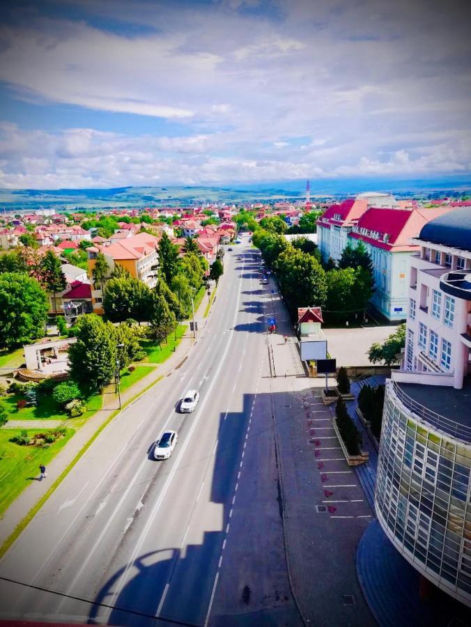 Midsummer Boulevard Apartamento Alba Iulia Exterior foto